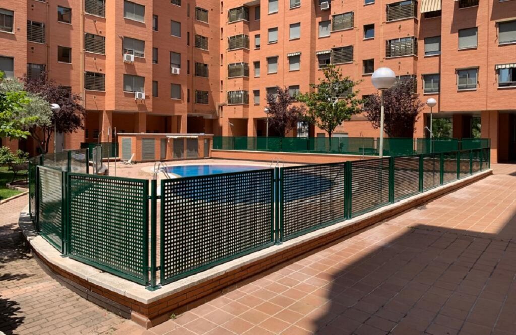 valla de piscina de zonas comunes
