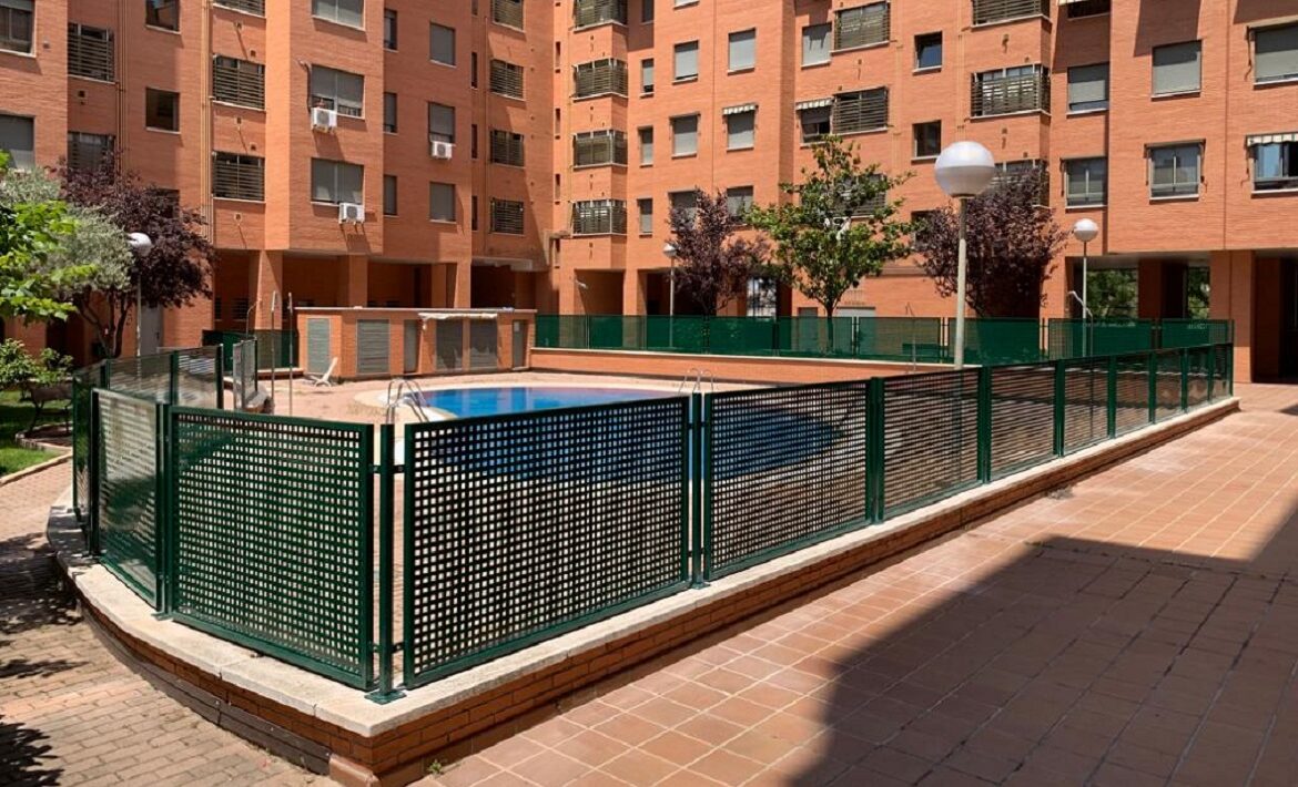 valla de piscina de zonas comunes